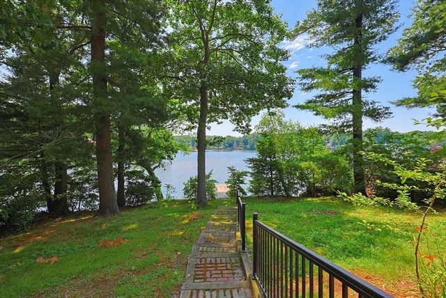 82 Ridge Road, Foxboro, MA 02035
