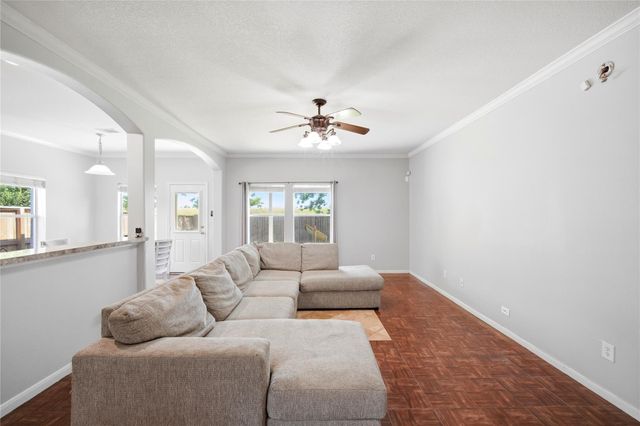 1707 N N Highlands Crossing, Highlands, TX 77562