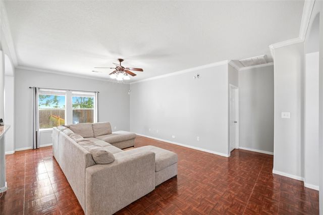 1707 N N Highlands Crossing, Highlands, TX 77562