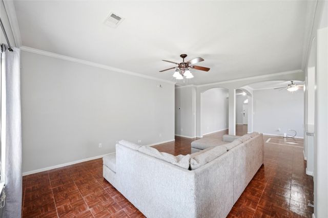 1707 N N Highlands Crossing, Highlands, TX 77562