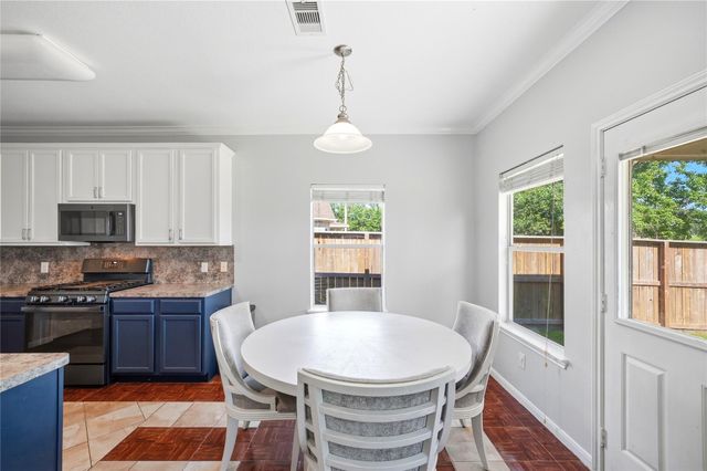 1707 N N Highlands Crossing, Highlands, TX 77562