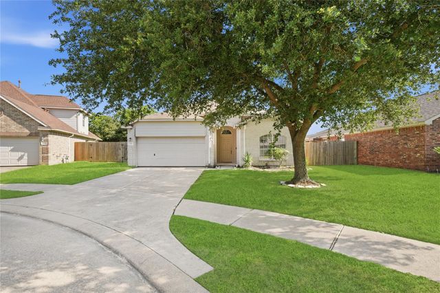 1707 N N Highlands Crossing, Highlands, TX 77562