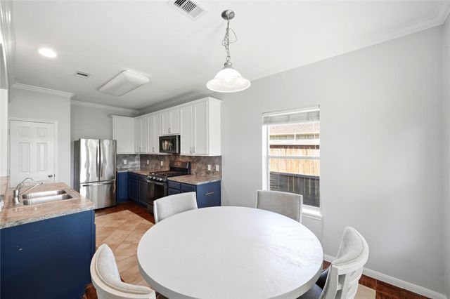 1707 N N Highlands Crossing, Highlands, TX 77562