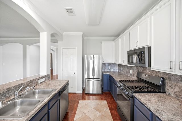 1707 N N Highlands Crossing, Highlands, TX 77562