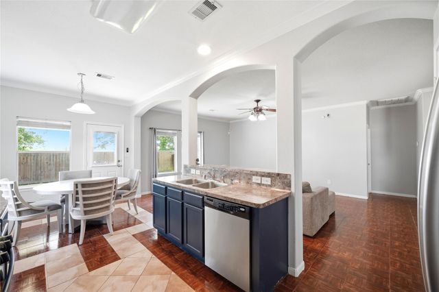 1707 N N Highlands Crossing, Highlands, TX 77562