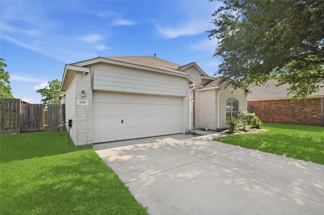 1707 N N Highlands Crossing, Highlands, TX 77562