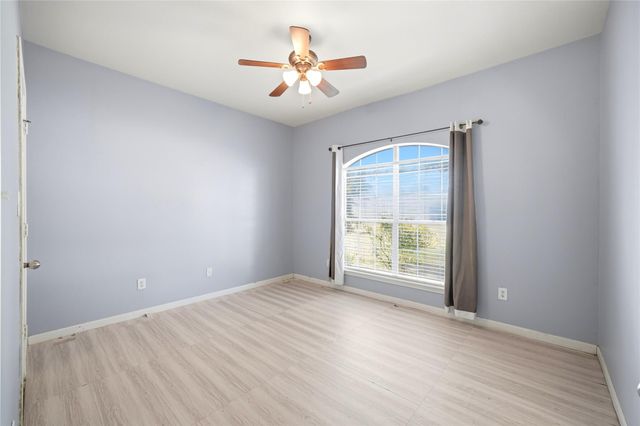 1707 N N Highlands Crossing, Highlands, TX 77562