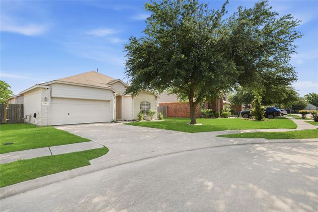 1707 N N Highlands Crossing, Highlands, TX 77562