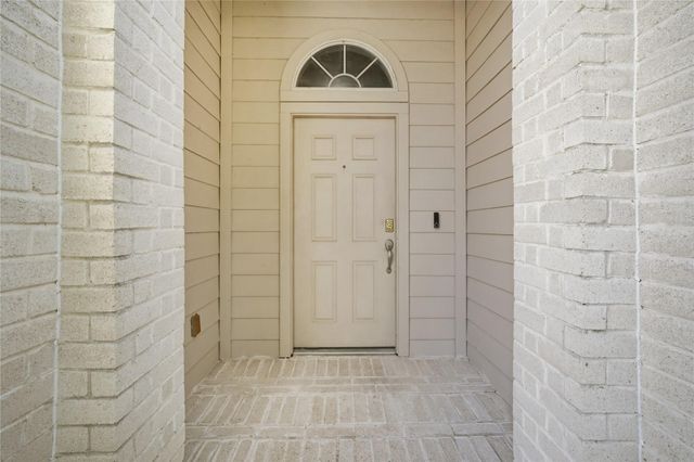 1707 N N Highlands Crossing, Highlands, TX 77562