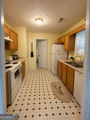 649 Forest Hills Path, Forest Park, GA 30297