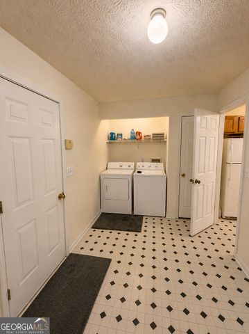 649 Forest Hills Path, Forest Park, GA 30297