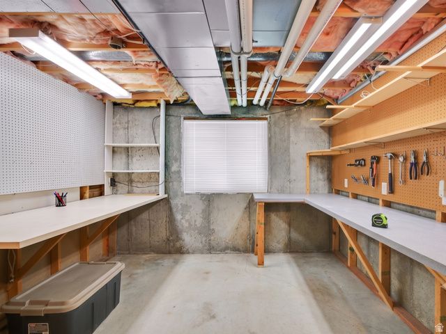 2334 N 2350 W, Clinton, UT 84015