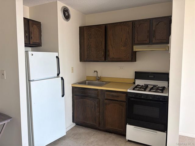 152-18 Union Turnpike 209P, Flushing, NY 11367