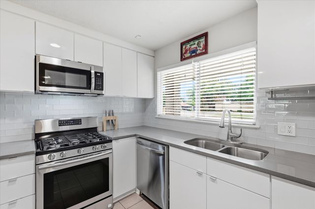 306 W Northgate Drive, Irving, TX 75062