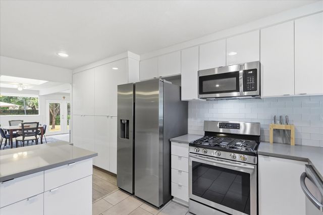 306 W Northgate Drive, Irving, TX 75062