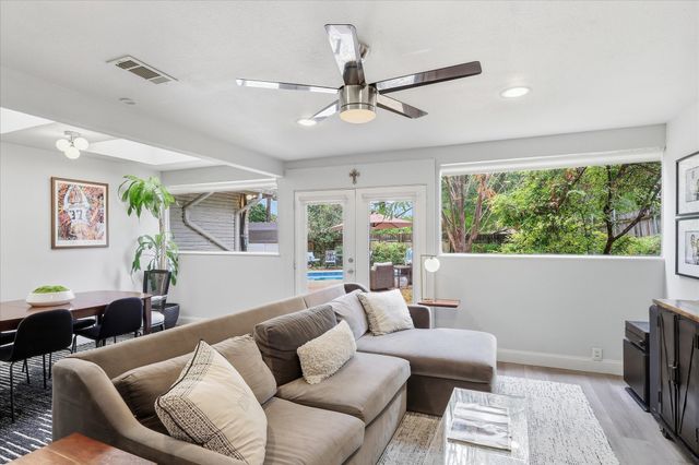 306 W Northgate Drive, Irving, TX 75062