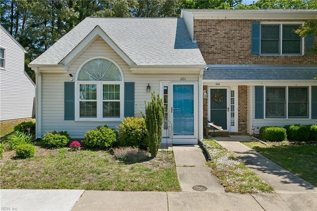 201 Crestwood CT, Yorktown, VA 23692