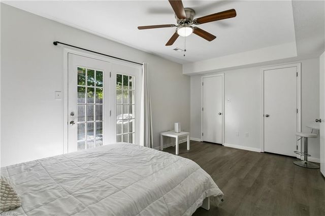 201 Crestwood CT, Yorktown, VA 23692