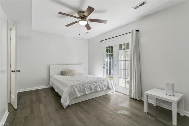 201 Crestwood CT, Yorktown, VA 23692