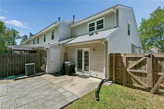 201 Crestwood CT, Yorktown, VA 23692