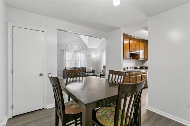 201 Crestwood CT, Yorktown, VA 23692