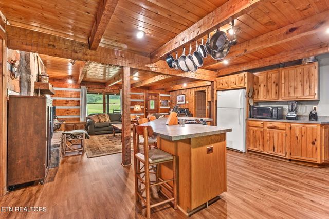 1854 Catoosa Rd, Wartburg, TN 37887