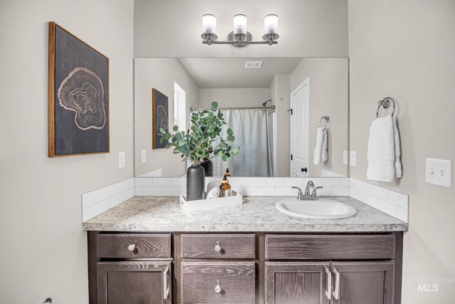 672 Heidi Ave, Twin Falls, ID 83301