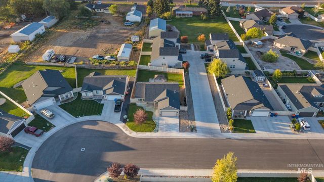 672 Heidi Ave, Twin Falls, ID 83301