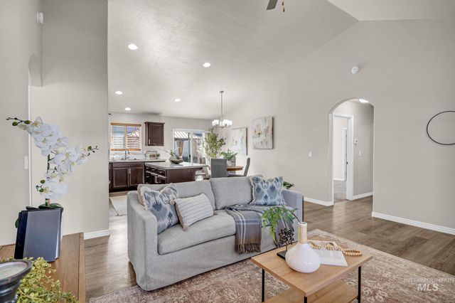 672 Heidi Ave, Twin Falls, ID 83301