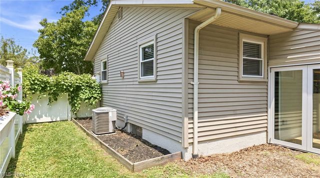 1799 Lemont Drive, Poland, OH 44514
