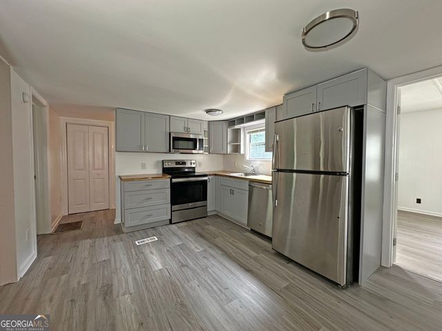 283 Brown Bridge Road, Auburn, GA 30011