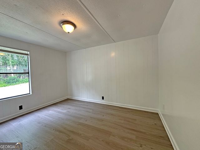 283 Brown Bridge Road, Auburn, GA 30011