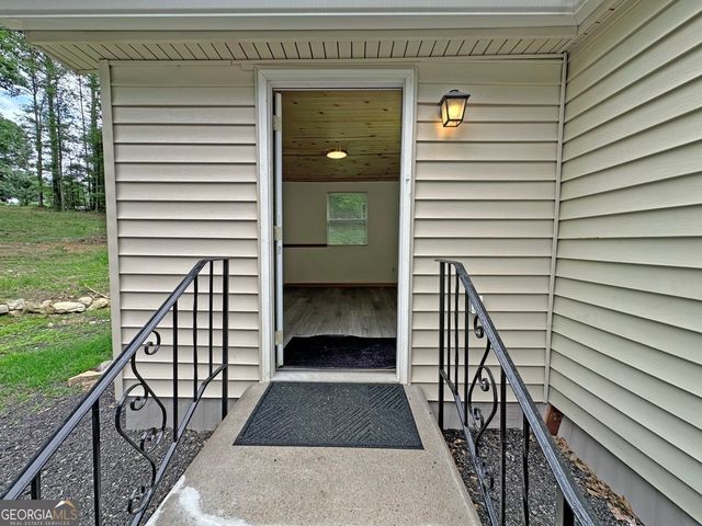 283 Brown Bridge Road, Auburn, GA 30011