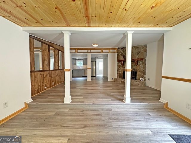 283 Brown Bridge Road, Auburn, GA 30011