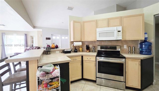 355 N Lindero ST, Clewiston, FL 33440