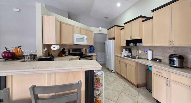 355 N Lindero ST, Clewiston, FL 33440