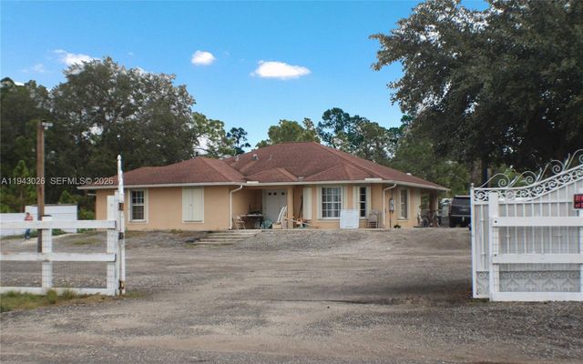 355 N Lindero ST, Clewiston, FL 33440