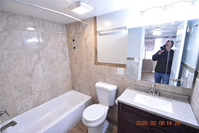 5052 TERRACE CLUB LANE 201, Tampa, FL 33617