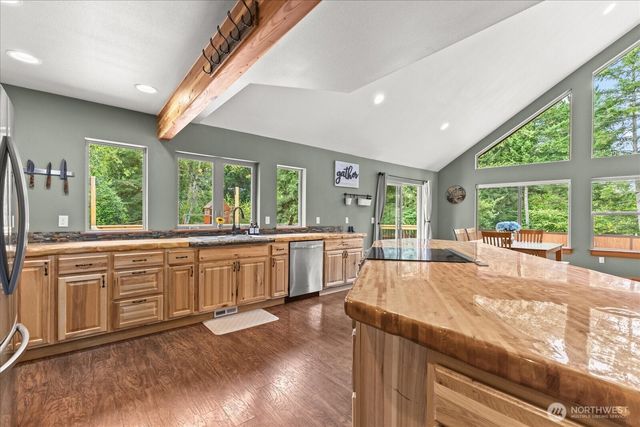 21710 78th Avenue E, Graham, WA 98338