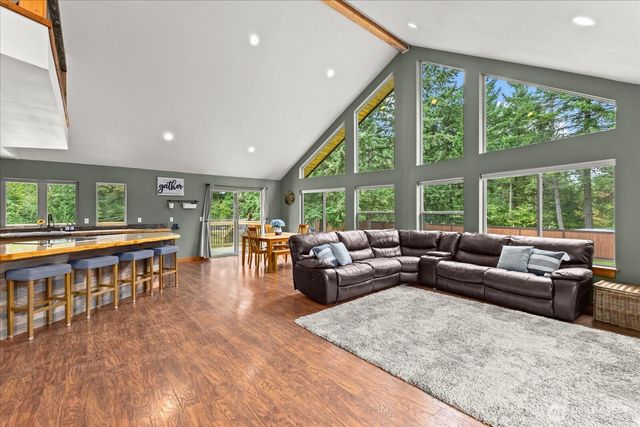 21710 78th Avenue E, Graham, WA 98338