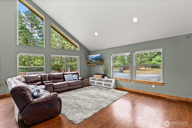 21710 78th Avenue E, Graham, WA 98338