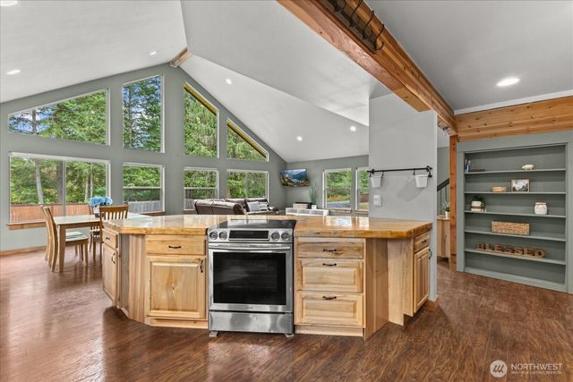 21710 78th Avenue E, Graham, WA 98338