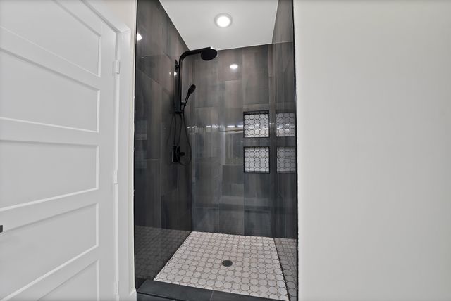 2925 River Ridge Court, Granbury, TX 76048