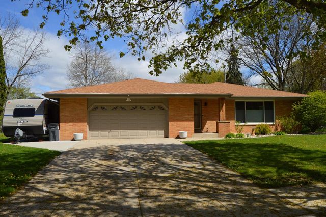 2132 Rambling Rose ROAD, Waukesha, WI 53186