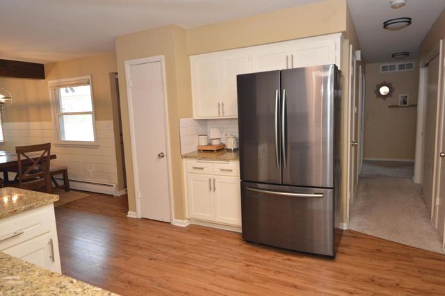 2132 Rambling Rose ROAD, Waukesha, WI 53186