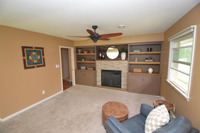 2132 Rambling Rose ROAD, Waukesha, WI 53186
