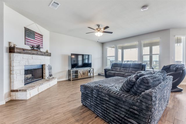 150 Spanish Moss Trail, Rhome, TX 76078