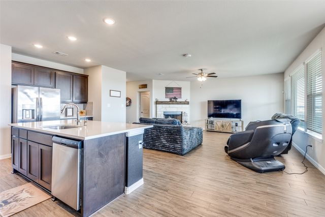 150 Spanish Moss Trail, Rhome, TX 76078