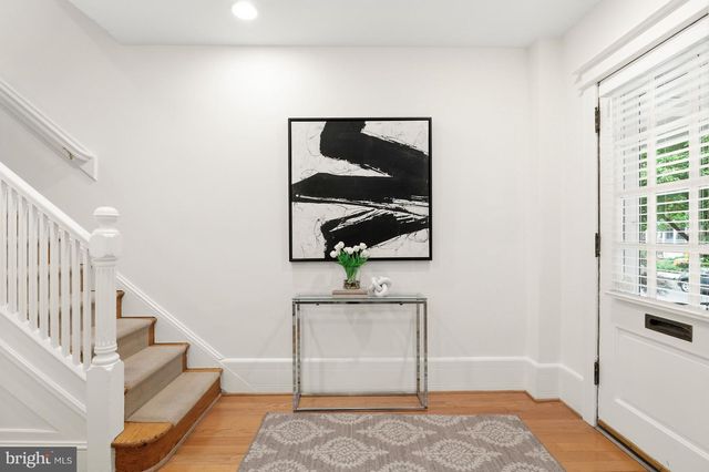 2442 39TH ST NW, Washington, DC 20007