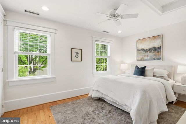 2442 39TH ST NW, Washington, DC 20007